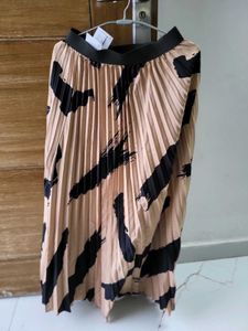 Abstract Print Pleated Midi Skirt