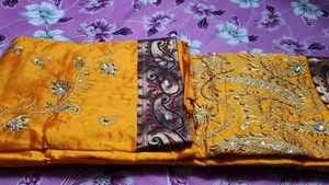 Selling dis Beautiful Jari Work Saree