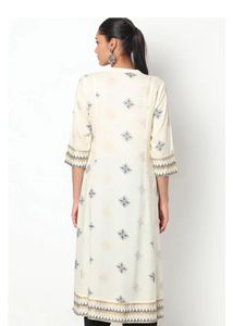 Elegant Embroidered Kurta (S)