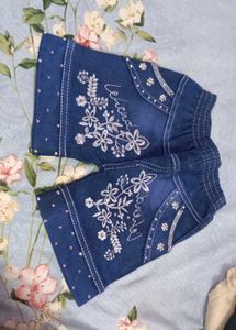 Beautiful Crop Top And With Denim Shorts