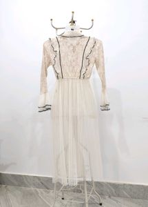 Elegant Lace Midi Dress