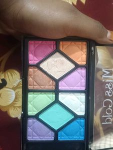 Miss Gold Matte &amp; Shimmer Eyeshadow