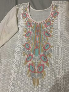 Embroidered White Kurti Chikankari