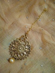 Earrings With Maangtika Set