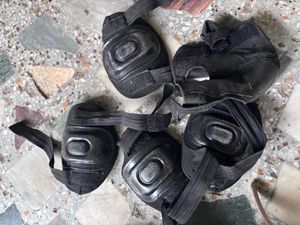 Skates With Kit (one glove missing)