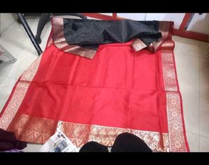 Tanchoi Banarasi Black And Red Saree