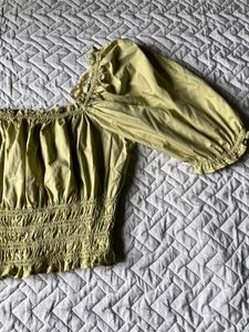 Levi&#39;s Cute Green Puff Sleeve Top