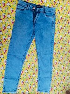 Light Wash Skinny Jeans