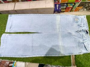 American Eagle Light Wash Denim Jeans