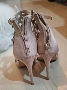 nude Pencil heels 👠
