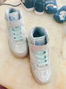 Sketchers Light Shoes For Girls