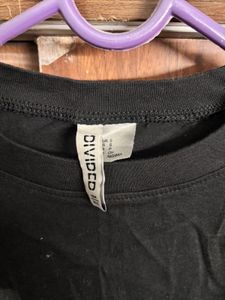 H&amp;M Women Black Cropped Boxy Tee