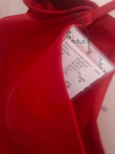 Cute Red Crop Top new with tag (M) size