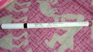 Myglamm LIT matte Lipliner Pencil