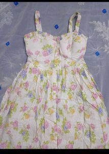women floral dress