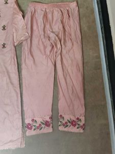 with dupatta its has medium size