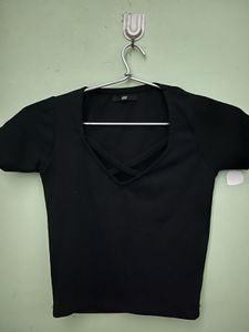 H&M Black Crisscross Crop Top