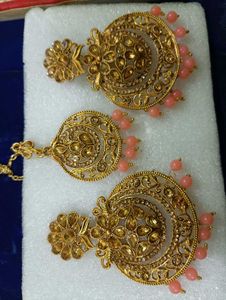 Earing With Mangtika Set