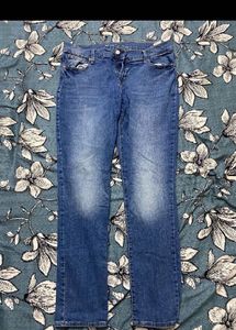Old Navy Mid-Rise Wow Straight Jeans
