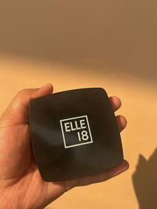 Elle 18 Lasting Glow Compact
