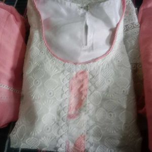 Floral Embroidered Kurta Set