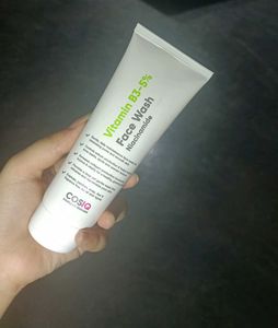 COSIQ Niacinamide Face Wash