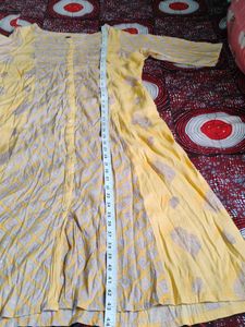 Beautiful Yellow Printed Kurti in Good Condition