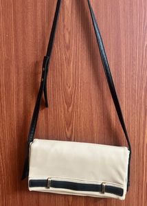 Beige HANDBAG w Black Strap