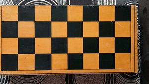 Foldable Wooden Chess Board With 32 Pawns