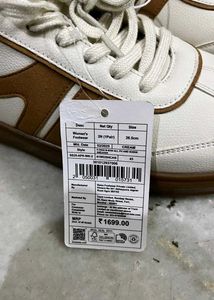 WESTSIDE UNISEX WHITE GUM SNEAKERS 41 (UK 7)