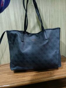Guess Tote Bag &amp; Pouch Set