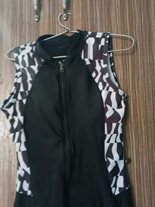 Black &amp; White Sleeveless Swimsuit