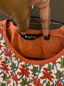 Floral Print Sleeveless short kurti