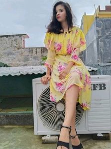 Yellow 🟡 dress