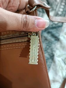 Golden Brown 🤎 Colour Travel Sling Bags✨✨✨✨