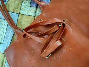 Fendi Roma Handbag 🤎
