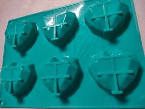 6 In 1 Heart Shaped Pinata Mould