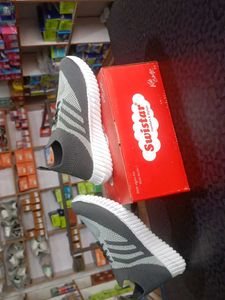 Stylish Grey Swistar Sneakers