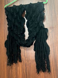 Women Woolen Black Muffler 🧣