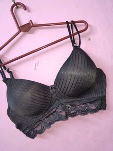 Dressberry New Stylish Black Bra with Lace Detail