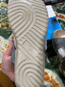 offer 🎉 sandal like new condition