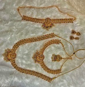 Gorgeous Gold-Plated Temple Jewelry Set