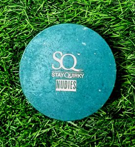 STAY QUIRKY COMPACT POWDER 💄