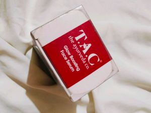 T.A.C Ayurveda Glow Serum