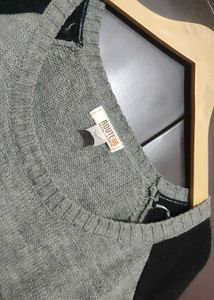 Black &amp; Grey Winter Top For 40 Bust