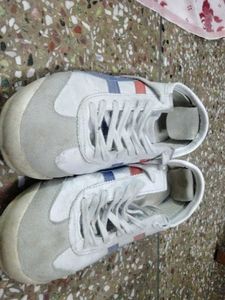 Casual White Sneakers with Accents