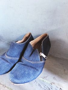 Women Blue Sandals/ Flats