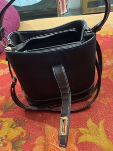 Get Adisa Bag In Good Conditioned
