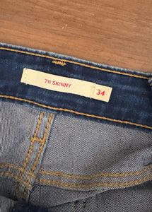 LEVIS Dark Wash Denim Jeans