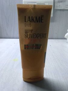 Lakme 9 To 5 Sunscreen